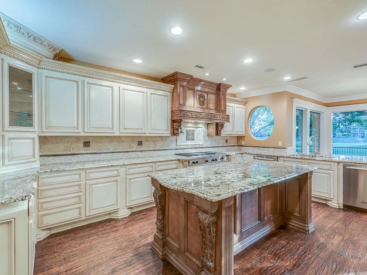 Custom Kitchen Cabinetry